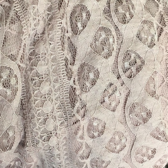 Mauve lace top size Medium - Picture 4 of 4
